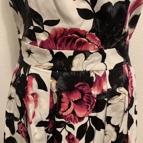 White House Black Market Magenta Floral Princess Rockabilly Dress Women's Size 2 - Picture 9 of 14